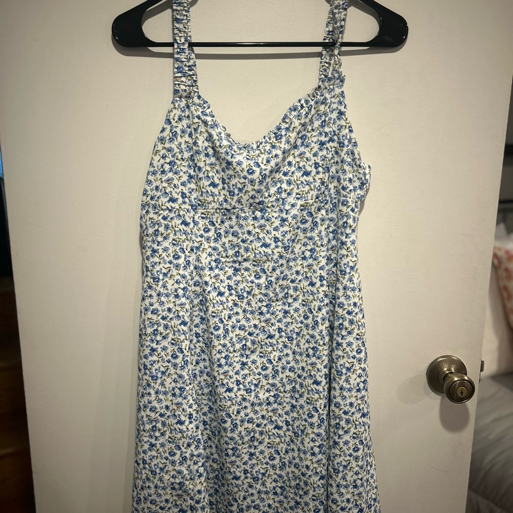 ALTAR’D STATE Floral Blue and White Dress